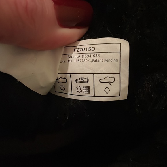 Ugg gray python short boot. Size 10 - Picture 11 of 11